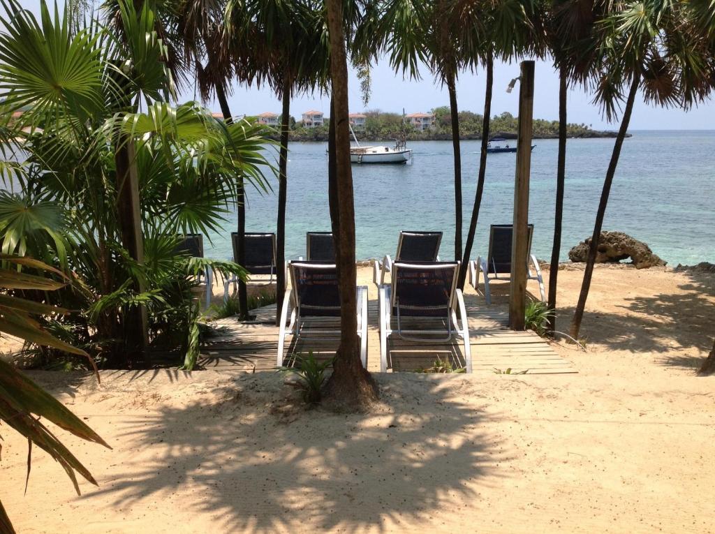 Half Moon Resort (Adults Only) 웨스트 엔드 외부 사진